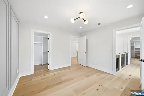17 Arlington Drive Livingston NJ 07039