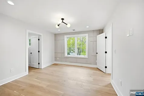 17 Arlington Drive Livingston NJ 07039