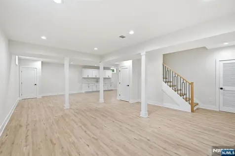 17 Arlington Drive Livingston NJ 07039
