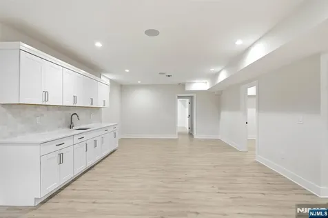 17 Arlington Drive Livingston NJ 07039
