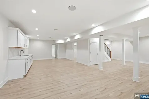 17 Arlington Drive Livingston NJ 07039