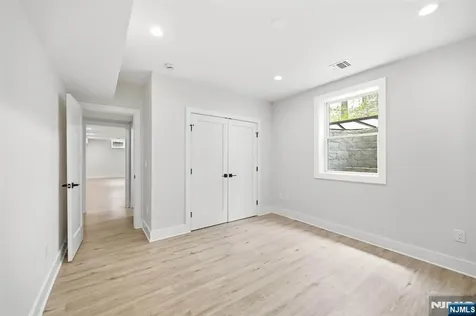 17 Arlington Drive Livingston NJ 07039