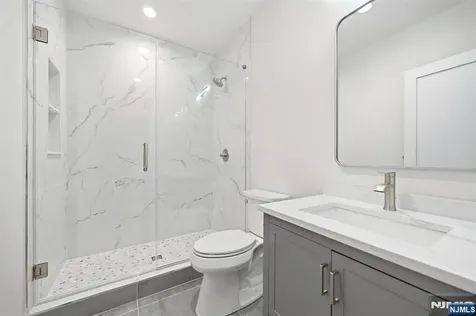 17 Arlington Drive Livingston NJ 07039