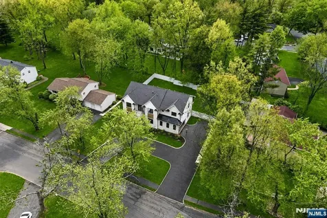 17 Arlington Drive Livingston NJ 07039
