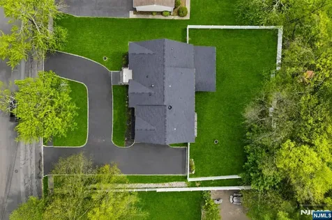17 Arlington Drive Livingston NJ 07039
