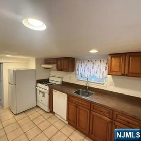 233 Jackson Avenue Hackensack NJ 07601