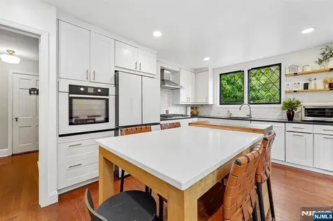88 Depeyster Avenue Tenafly NJ 07670