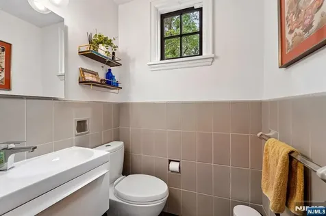 88 Depeyster Avenue Tenafly NJ 07670