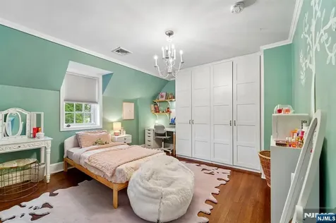 88 Depeyster Avenue Tenafly NJ 07670