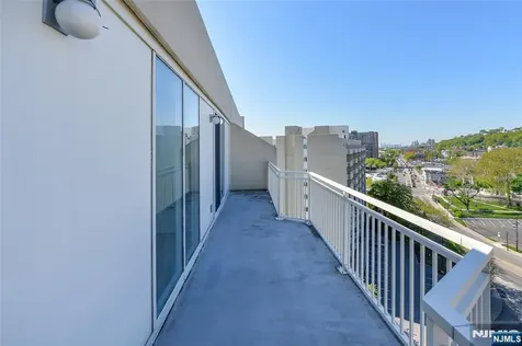 1077 River Edgewater NJ 07020
