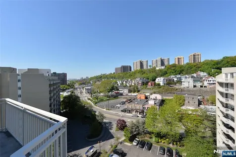 1077 River Edgewater NJ 07020