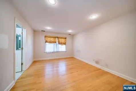 270 Marietta Street Englewood Cliffs NJ 07632