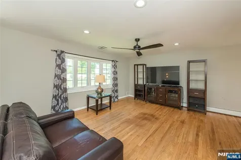 6 Beaumont Place Hanover Township NJ 07981