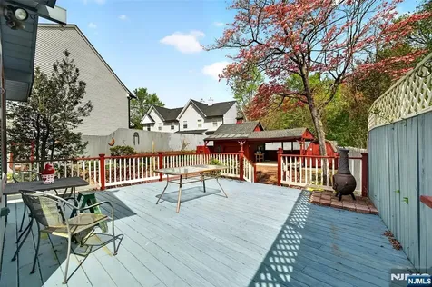 90 Hamburg Bloomingdale NJ 07403