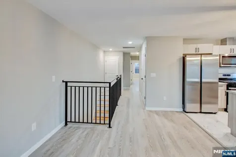 54 Holland Street Newark NJ 07103