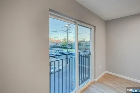 54 Holland Street Newark NJ 07103