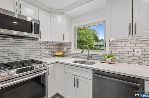 93 Prospect Street Verona NJ 07044