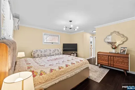 180 Hadley Avenue Clifton NJ 07011