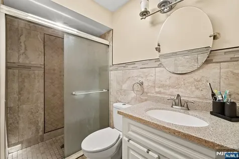 180 Hadley Avenue Clifton NJ 07011