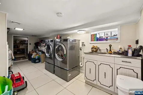 180 Hadley Avenue Clifton NJ 07011