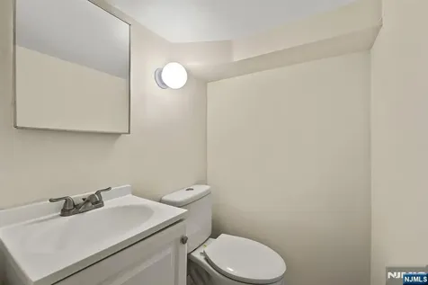 180 Hadley Avenue Clifton NJ 07011