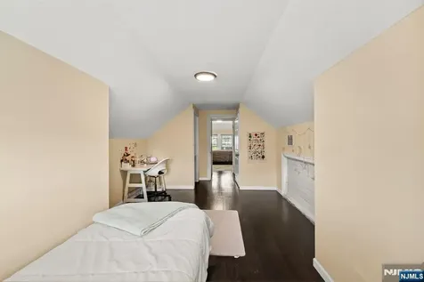 180 Hadley Avenue Clifton NJ 07011
