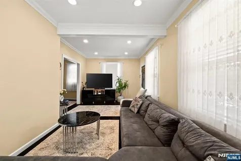 180 Hadley Avenue Clifton NJ 07011