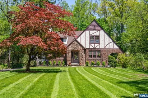 184 Old Short Hills Road Millburn NJ 07078