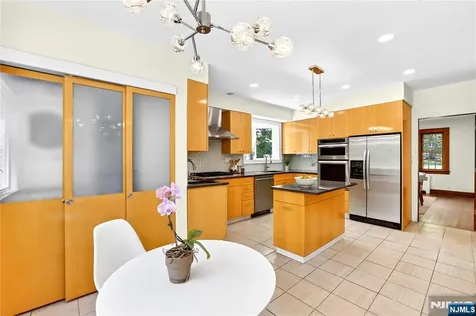 184 Old Short Hills Road Millburn NJ 07078