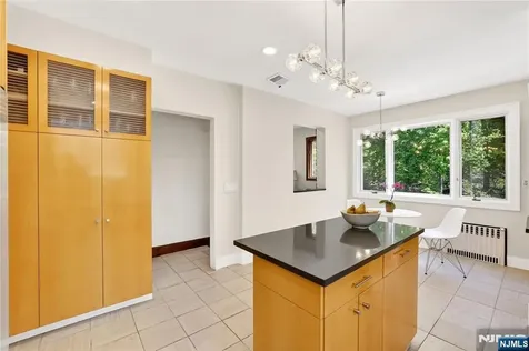 184 Old Short Hills Road Millburn NJ 07078
