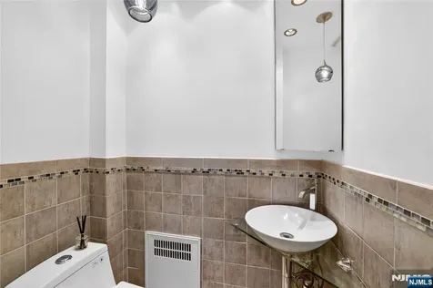 184 Old Short Hills Road Millburn NJ 07078