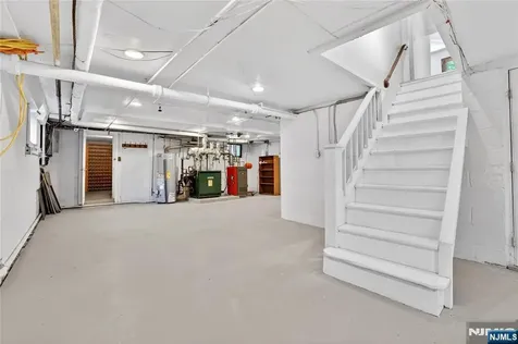 184 Old Short Hills Road Millburn NJ 07078