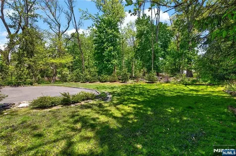 184 Old Short Hills Road Millburn NJ 07078