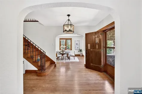 184 Old Short Hills Road Millburn NJ 07078