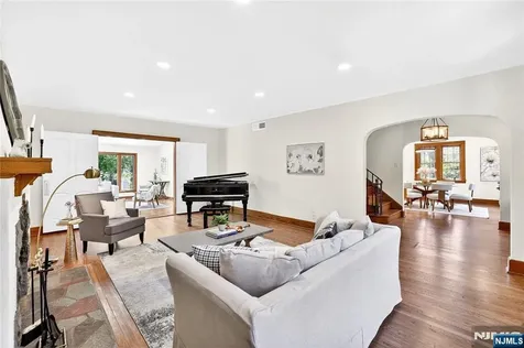 184 Old Short Hills Road Millburn NJ 07078