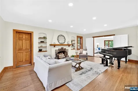 184 Old Short Hills Road Millburn NJ 07078