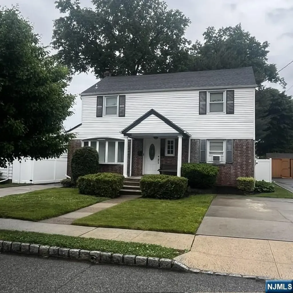 62 Reid Avenue Bergenfield NJ 07621