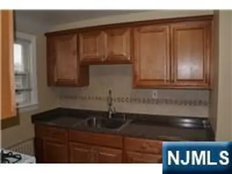 62 Reid Avenue Bergenfield NJ 07621