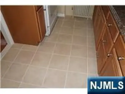 62 Reid Avenue Bergenfield NJ 07621