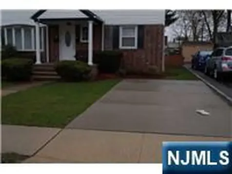 62 Reid Avenue Bergenfield NJ 07621