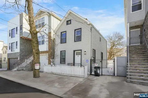 418 10th Street Newark NJ 07103