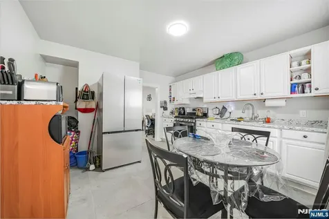 418 10th Street Newark NJ 07103