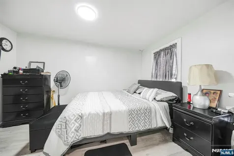 418 10th Street Newark NJ 07103