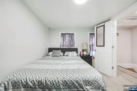 418 10th Street Newark NJ 07103