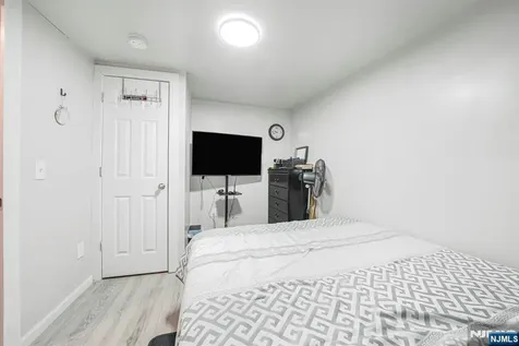 418 10th Street Newark NJ 07103