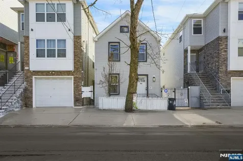 418 10th Street Newark NJ 07103