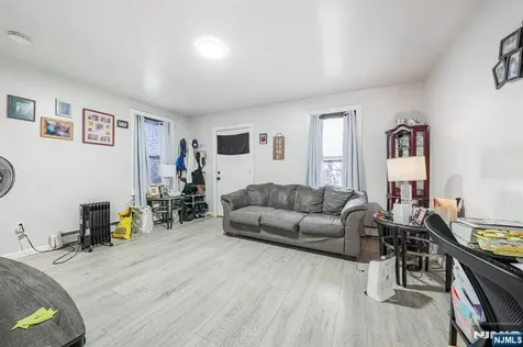 418 10th Street Newark NJ 07103