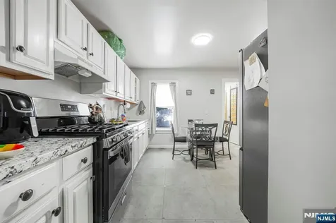 418 10th Street Newark NJ 07103