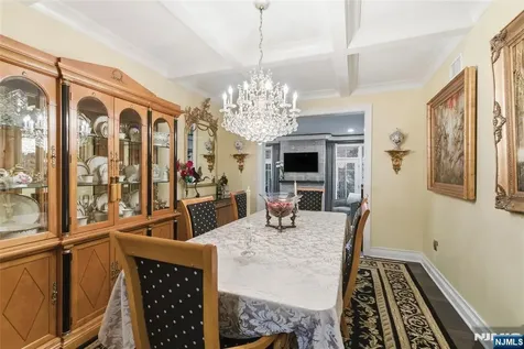 119 Hudson Cove Edgewater NJ 07020
