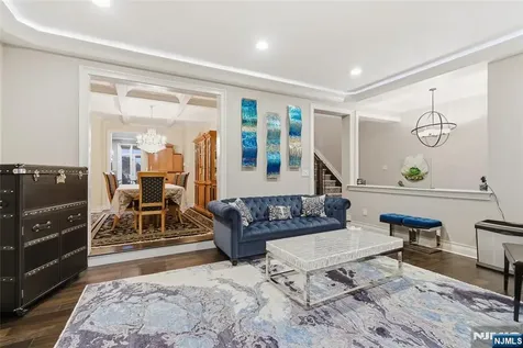 119 Hudson Cove Edgewater NJ 07020